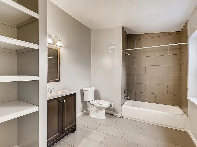 927 S Hanover St — Photo 22