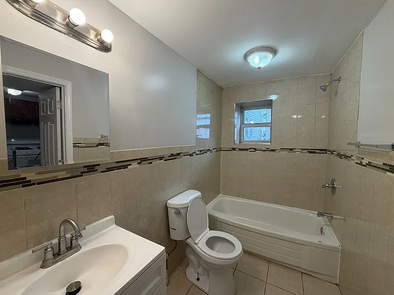 12 Borden Ave — Photo 6