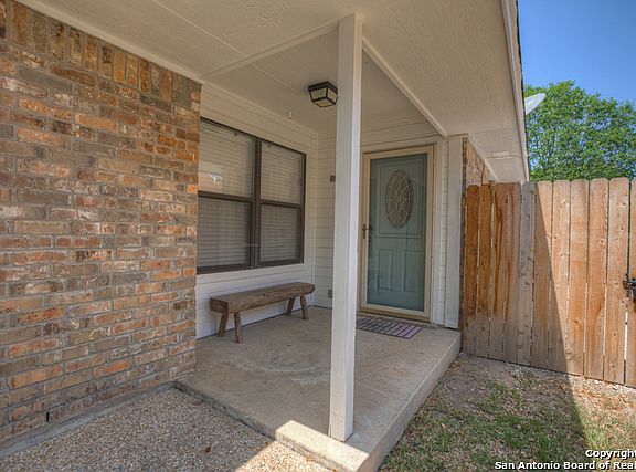 3rd image of 1678 Lantana Cir