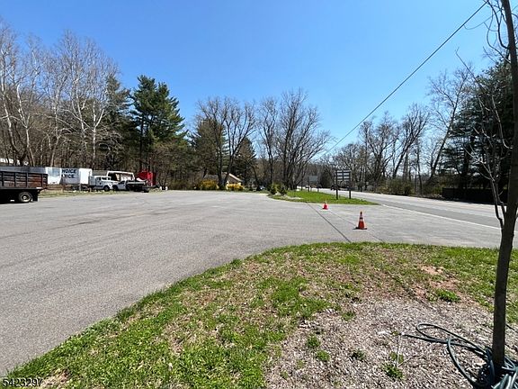 4th image of 27 U.S. Highway 46 #1