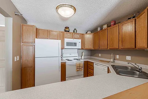 Avana Maple Grove Photo 1
