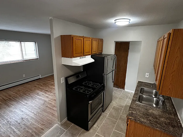 3126 E 58th St #10 — Photo 1