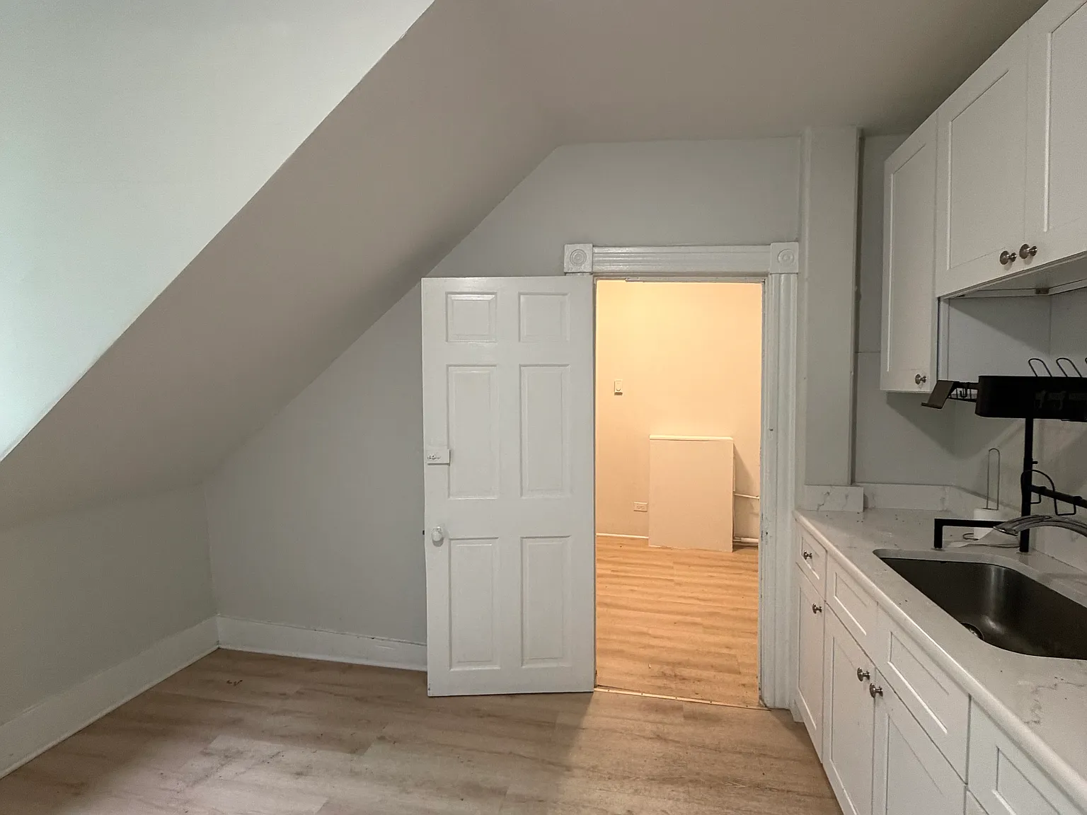 4 bed, $2,600 — Photo 2