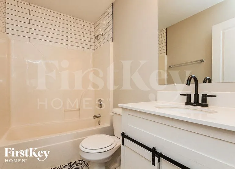 11418 Heritage Green Dr — Photo 13