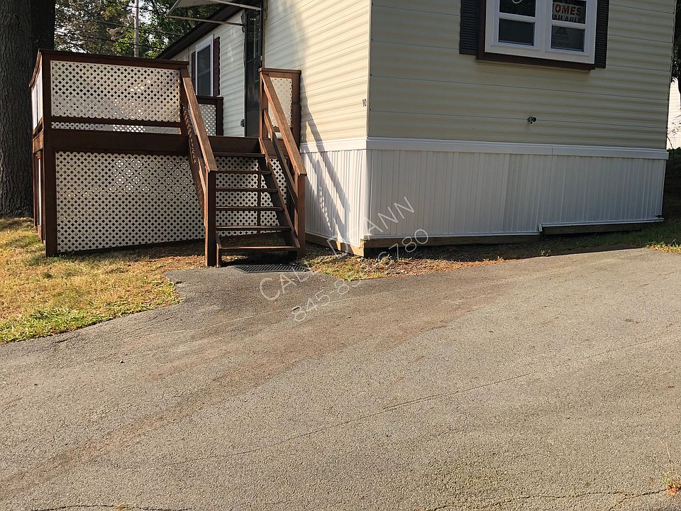 1st image of 10 Greenwood Dr