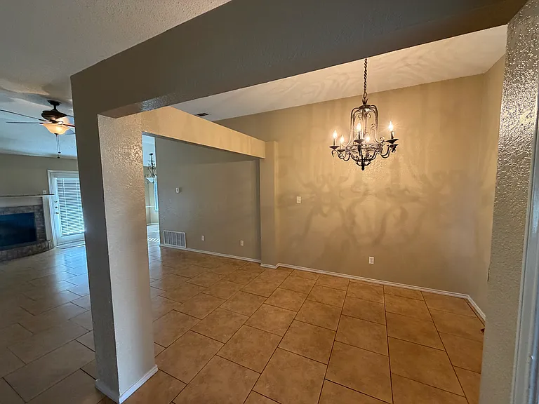 2207 Waterfall Dr — Photo 5