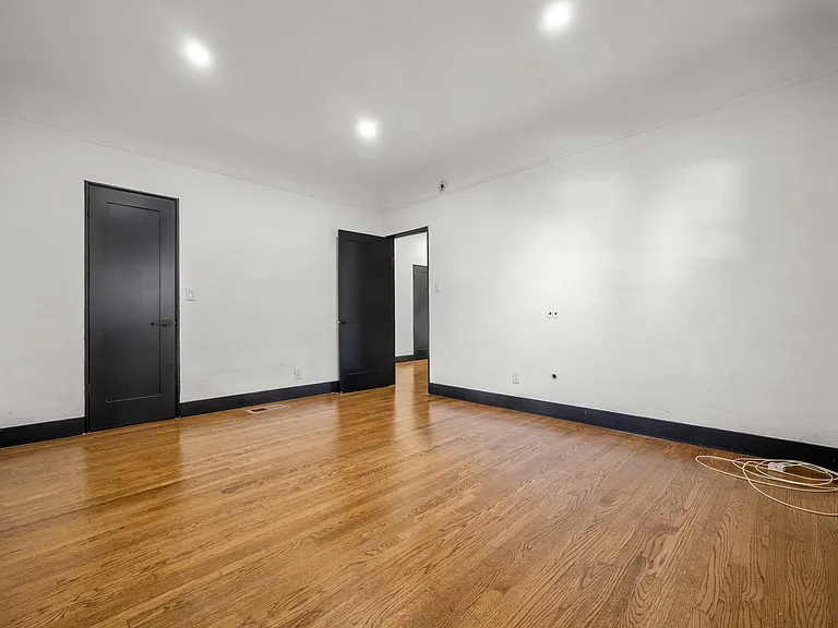 1415-1419 S Sherbourne Dr — Photo 16