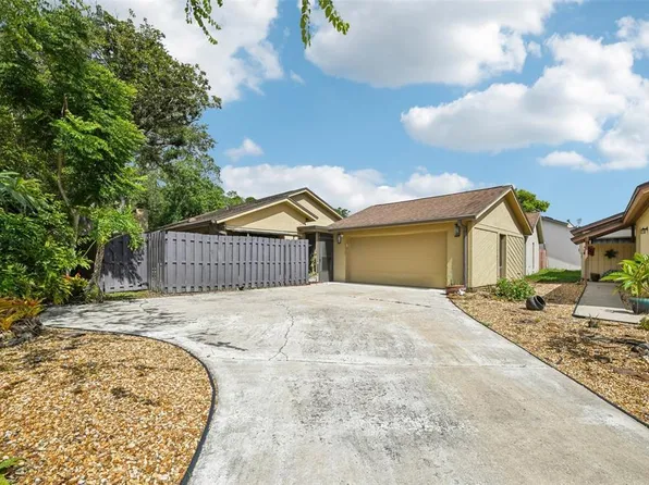 966 Wedgewood Dr, Winter Springs, FL 32708