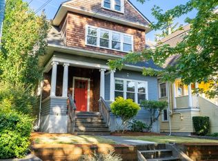 620 14th Ave E, Seattle, WA 98112