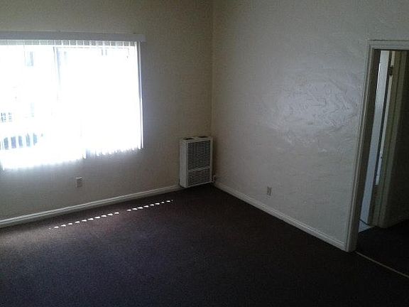 4th image of 4226 S Figueroa St APT 205