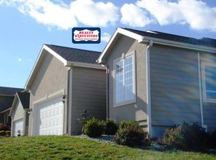 500 Applewood Dr, Manhattan, KS 66503