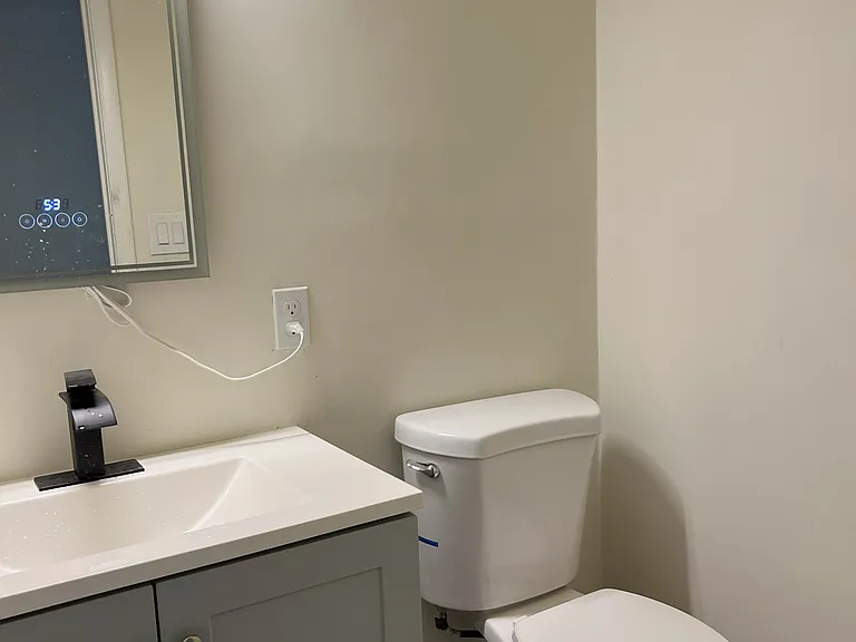507 Castle Ct — Photo 14
