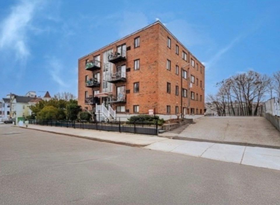 1st image of 39 Crescent Ave APT 9