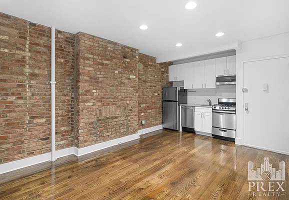 Rented by PREX Realty Corp | media 3