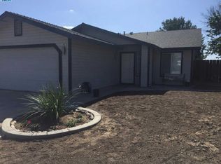 1453 Ironwood St, Tulare, CA 93274
