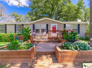 111 Longhorn Rd, Stockdale, TX 78160