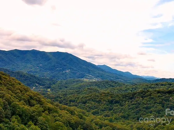 Friendly Acres Dr, Waynesville, NC 28786