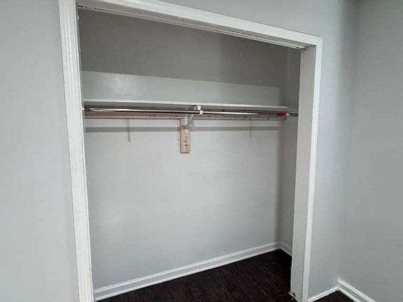 5th image of 4958 Central Dr #D