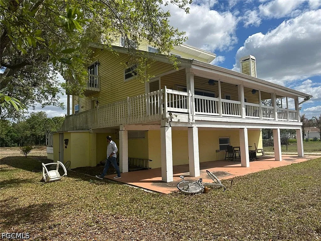 3 bed, 2.0 bath, 2520 sqft, $2,000 — Photo 4