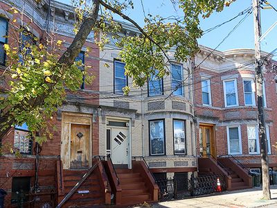 6614 Stier Pl, Flushing, NY, 11385