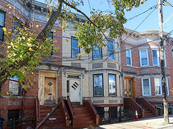 6614 Stier Pl, Ridgewood, NY 11385