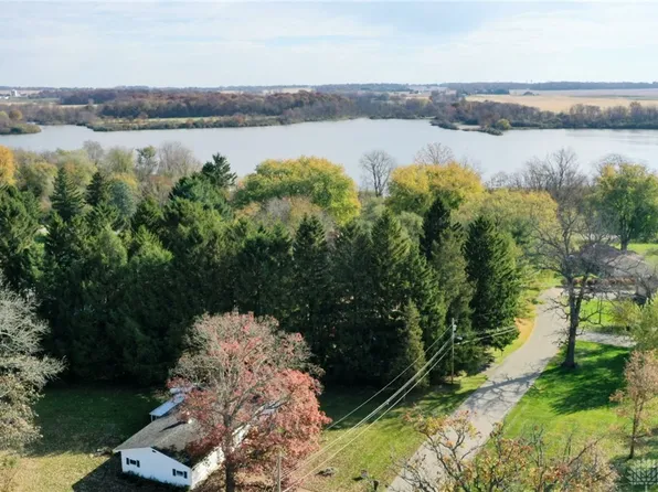 7410 Rebecca Dr, South Vienna, OH 45369