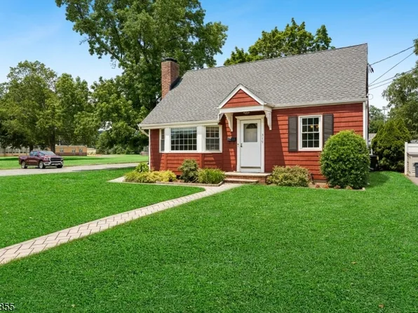 319 Edgeworth St, Middlesex Boro, NJ 08846