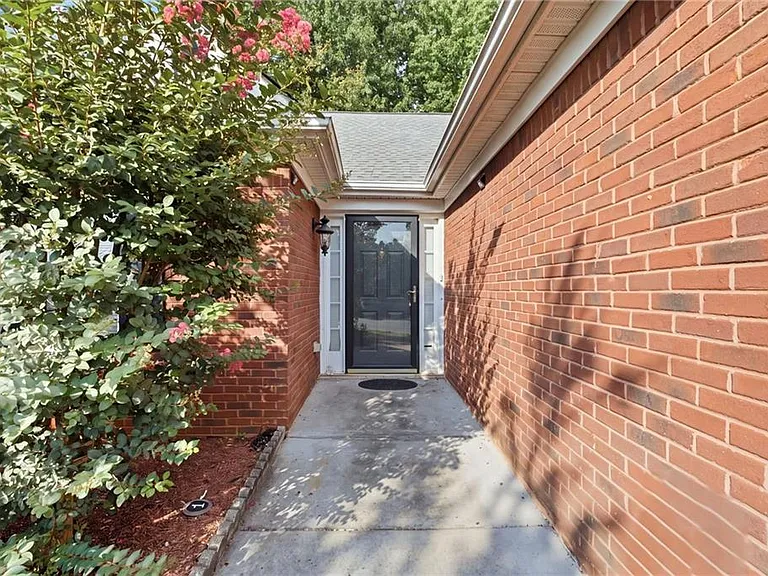 575 Chandon Way — Photo 2