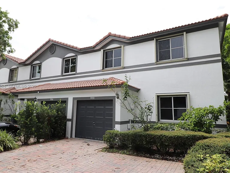 9990 NW 19th Pl #9990 — Photo 1