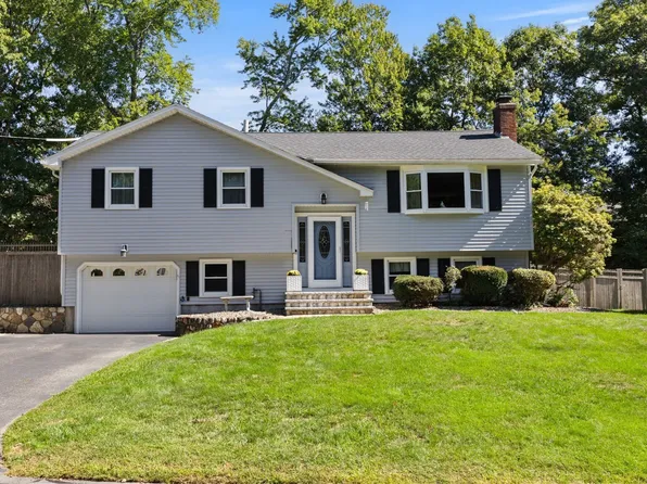 115 Quincy Rd, Tewksbury, MA 01876
