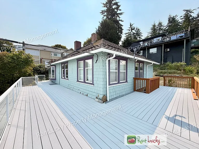 1612 Markham Ave NE — Photo 33