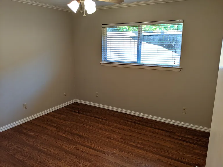 12619 Montfort Dr — Photo 16