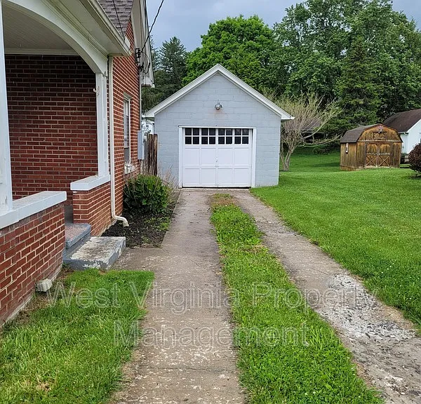 265 Court St — Photo 12