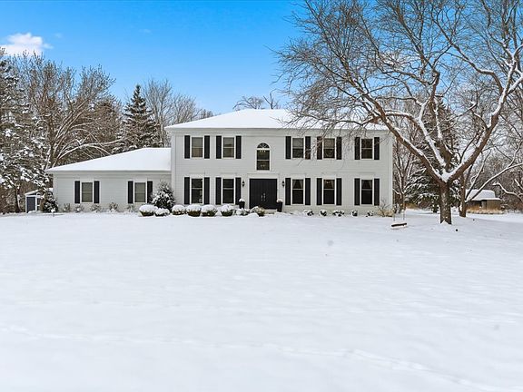 4th image of 12 Crestview Ln