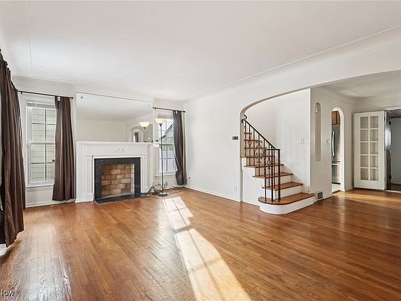 5th image of 2058 Miramar Blvd