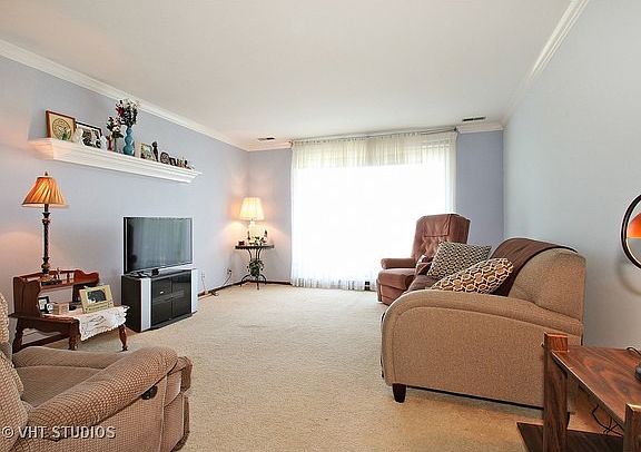 2nd image of 1200 W Northwest Hwy APT 310
