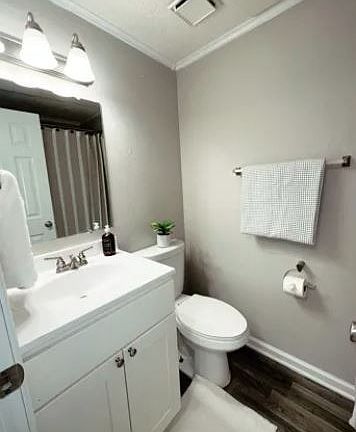 Thoughtfully designed with comfort and practicality in mind, this studio offers everything you need.