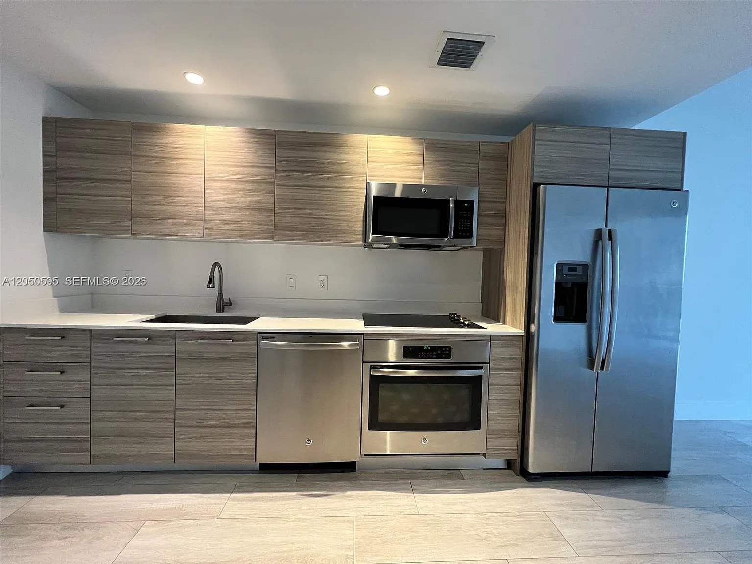 3401 Midtown Condo — Photo 3