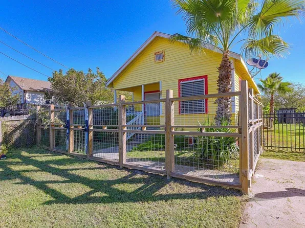 2825 N Sonny Ln, Galveston, TX 77554