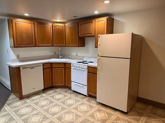 5th image of 2247 Mill Rd APT 1B