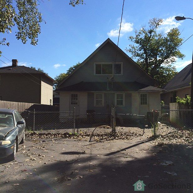 2nd image of 1832 N Dexter St