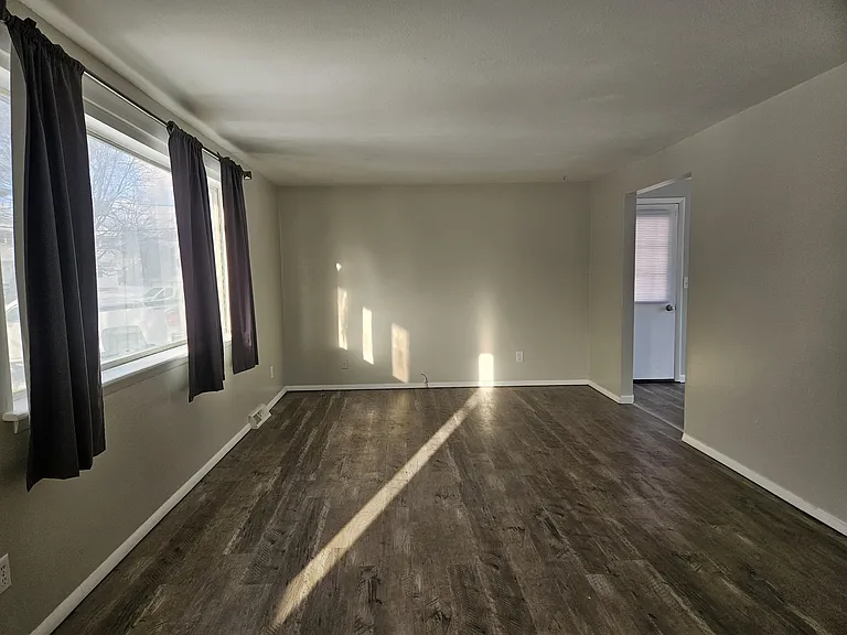 610 1/2 Sunflower Dr — Photo 2