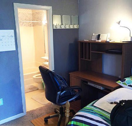 2nd image of 810 Claytor Sq
