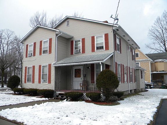 2nd image of 470 W 1st St