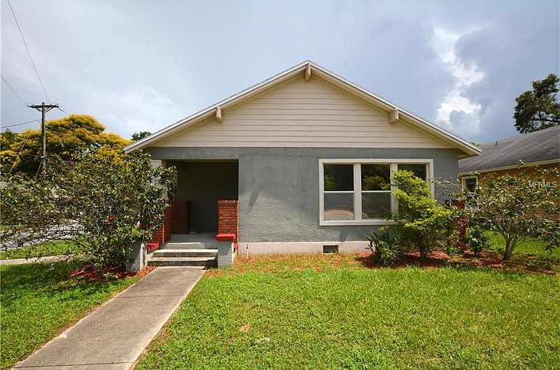 1st image of 821 Ariana St