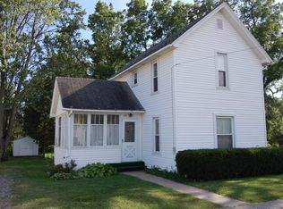 121 W 1st St, Perry, MI 48872