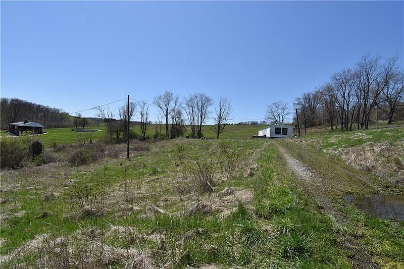 2nd image of 207 Rex Rd