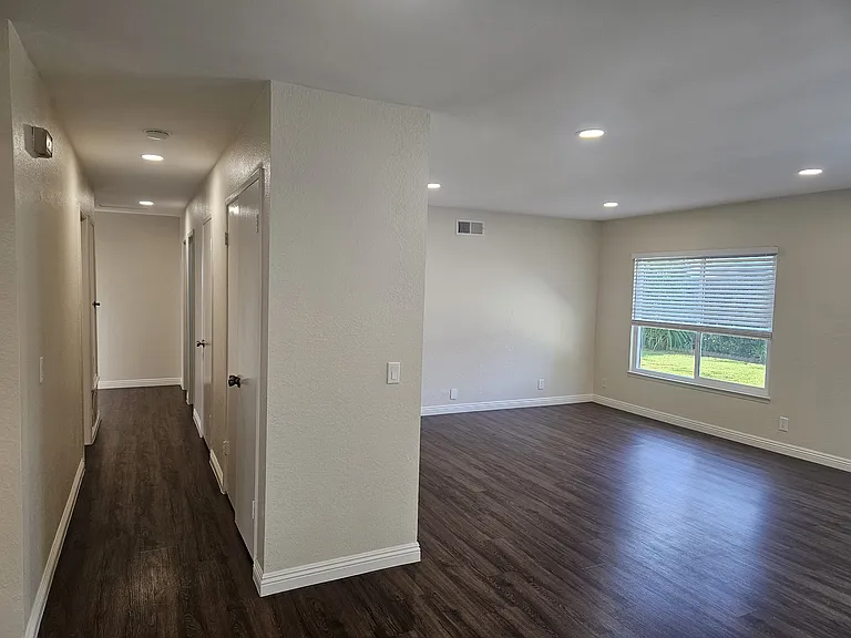 3410 Via Marina Ave — Photo 5