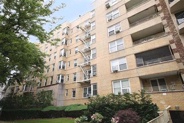 Sold by Best Realty Group Services LLC | media 31