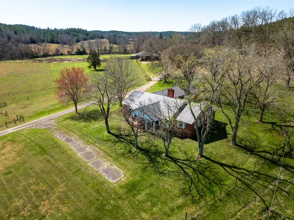 2425 Smith Fork Rd, Olivehill, TN 38475